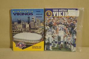 lot 67 image: 2 Minnesota Vikings Official Team Media Guides - 1989, 1991
