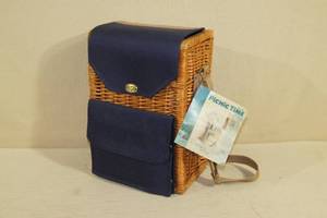 lot 114 image: Corsica Picnic Time Wicker Picnic Pack