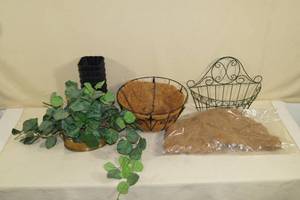 lot 112 image: Flower Pots, Basket, Fake Plant