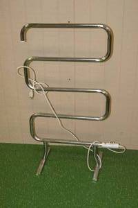 lot 119 image: Warmrails Electric Towel Warming Rack