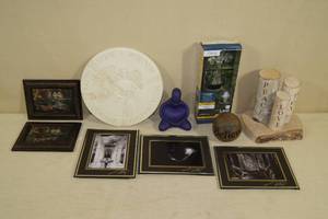 lot 140 image: Religious Dcor Items - Pictures, Lighted Cross