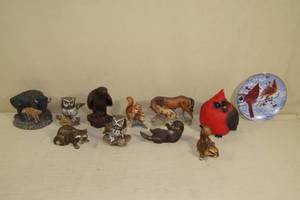 lot 165 image: Woodland Figurines and Plate