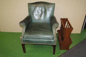 lot 172 image: Vintage Leather Chair and Magazine Rack