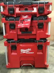 lot 8 image: Milwaukee PACKOUT 22 in. Modular Tool Box Storage System