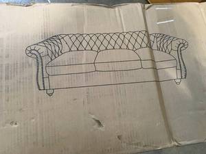 lot 44 image: Noble House Sommerville Blackberry Velvet 3-Seater Chesterfield Sofa with Flared Arms (GOOD) SEE PICTURES