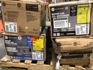 lot 46 image: Pallet with Assorted air conditioners original Costumers returns