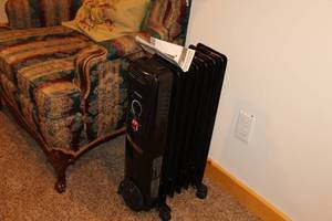 lot 374 image: Holmes Space Heater