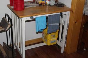 lot 387 image: Wood Table