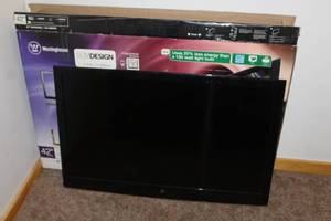 lot 385 image: Westinghouse Flat Screen TV LD-4255VX 42 (in original box)