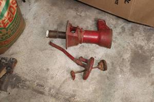 lot 415 image: Hand Pump
