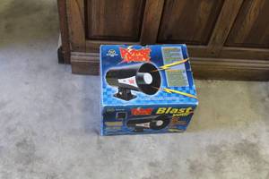 lot 468 image: Wolo Power Play Loudspeaker (in original packaging)