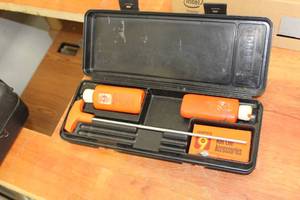 lot 493 image: Hoppes Gun Cleaning Kit
