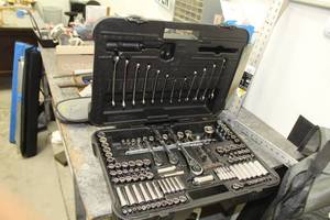 lot 498 image: Craftsman 155-piece Mechanics Tool Set