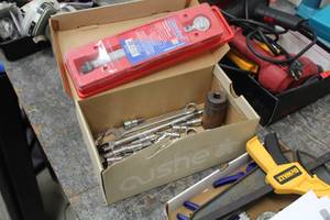lot 502 image: Hand Tools (in box)  with Sockets, Extensions, Wrenches, Duralast Adjustable Torque Wrench (in package)