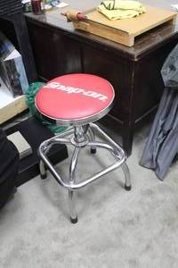 lot 517 image: Snap-On Shop Bar Stool