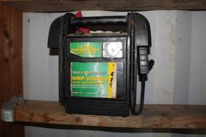 lot 274 image: Power On Board 12V Power SupplyJump StarterAir Compressor