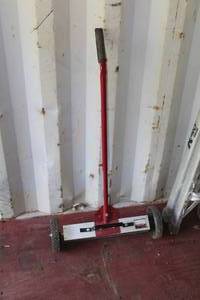 lot 283 image: Tool Shop 20 Magnetic Sweep