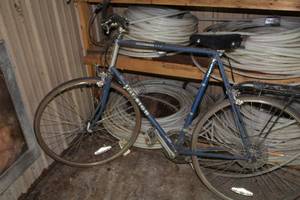 lot 314 image: Raleigh Sportif Mens 10-speed Street Bike with Blue Frame