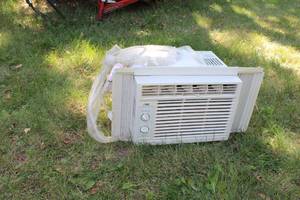 lot 318 image: Artic King Window Type Air Conditioner