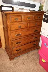 lot 324 image: Wood Dresser 7-drawer