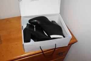 lot 338 image: Aldo Cortazzo Womens Heel Boots Black 11 (in original box)