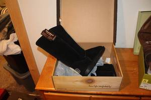 lot 345 image: Bear Paw Emma Tall Womens Boots Black 11M (New )
