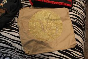 lot 355 image: Victorias Secret Carry Bag