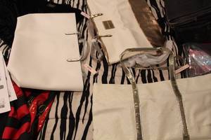 lot 359 image: Lot of (3) Victorias Secret Carry Bags