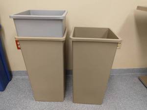 lot 23 image: Lot of 3 Plastic Trash Garbage Recycle Bins