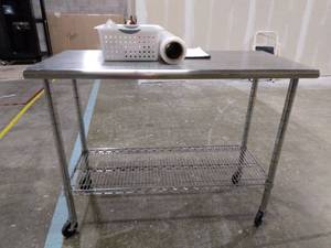 lot 88 image: Mobile Stainless Steel Work Table with Wire Rack