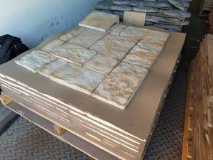 Crystal Bay Castlestone Stone Veneer Flats 100-sq.ft. (on pallet)