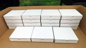 lot 195 image: Lot of 19 Corrugated White Shipping Boxes