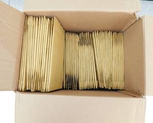 lot 204 image: Case of Jiffy #00 Padded Mailers - Open Case