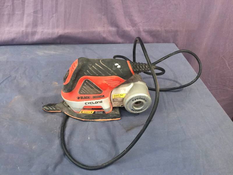 Black & Decker Cyclone 4-in-1 sander and accessories - and - a Black &  Decker bit set - Bunting Online Auctions