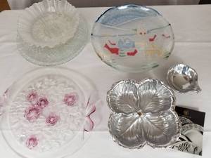 lot 47 image: Wilton Art Metal Server and Decorative Platters