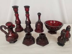 lot 4 image: Red Glass Lot
