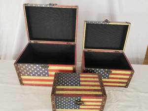 lot 18 image: Nesting Boxes
