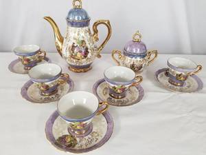 lot 23 image: Vintage Tea Set
