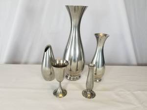lot 30 image: Mid Century Dutch Pewter Lot