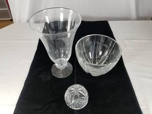 lot 33 image: Vintage Baccarat and Waterford Crystal