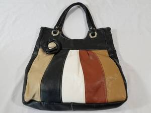 lot 98 image: Muskan Purse