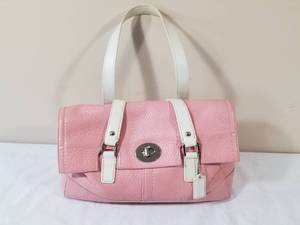lot 105 image: Coach Purse