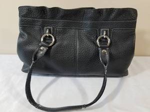 lot 106 image: Coach Purse