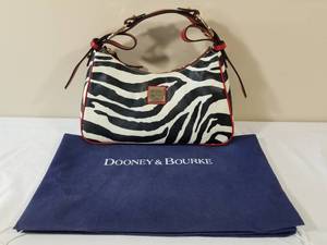lot 108 image: Dooney & Bourke Purse