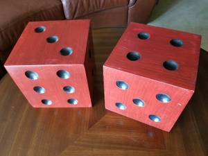 lot 129 image: Pair of 8 Dice
