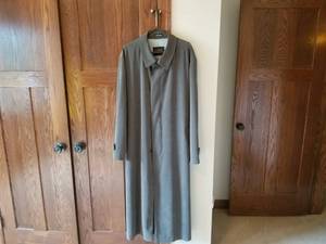 lot 150 image: Mens Duster