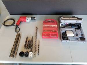 lot 160 image: Milwaukee 12 Drill and Dremel Tool