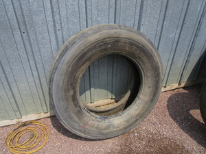 lot 22 image: Bridgestone 29575 R 22.5 Recap Truck Tire