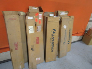 lot 60 image: Fluorescent Light Fixtures
