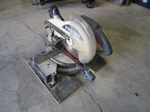 lot 62 image: Miter Saw